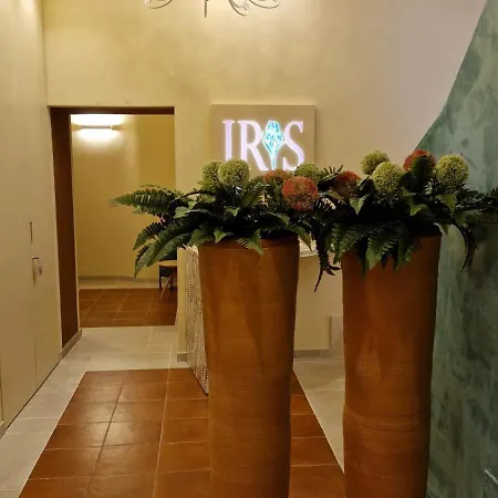 Iris *
