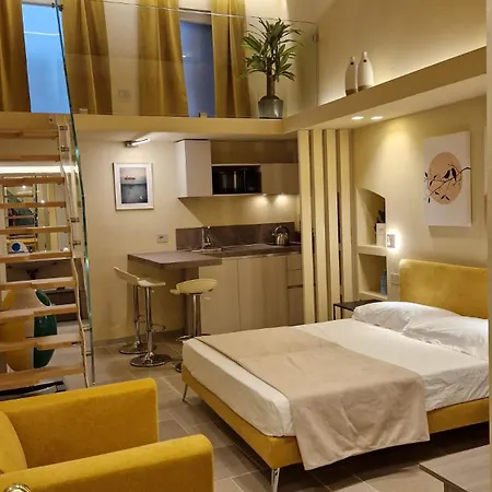Iris Apartment *
